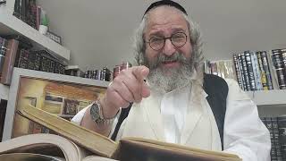 שיעורים קצרים הכנה לאורות ימי הפורים תשפ"ו – בעברית – 9 – ע"פ אוצר היראה 'תשובת השנה' פורים אות לד (הרב מוטה פראנק) - התמונה מוצגת ישירות מתוך אתר האינטרנט יוטיוב. זכויות היוצרים בתמונה שייכות ליוצרה. קישור קרדיט למקור התוכן נמצא בתוך דף הסרטון