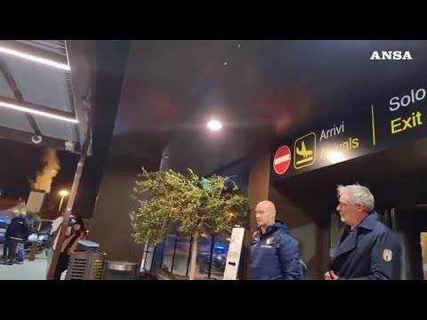 Il rientro dell'Italia a Firenze, in aeroporto nessun tifoso ad attenderli
