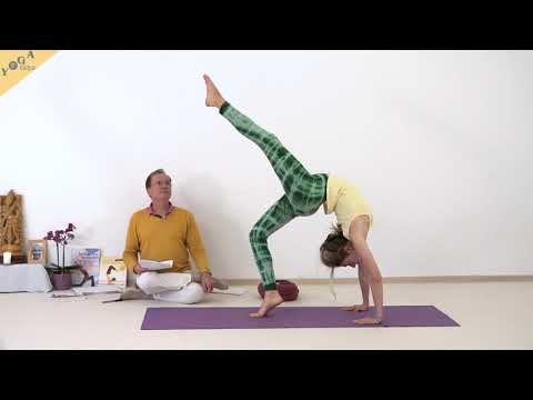 1191 Prapada Eka Pada Chakrasana