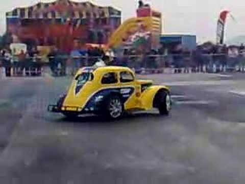 Terry Grant - Changing a wheel on a moving car