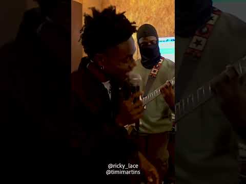 TIMI MARTINS - HOLIDAY ( ACOUSTIC COVER)