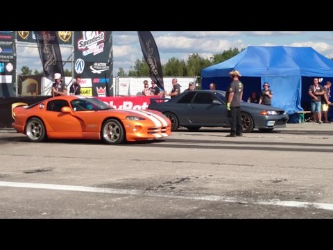Nissan Skyline GT-R R32 VS Dodge Viper GTS Twin Turbo drag race