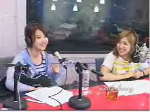 IU attempts to sing Nu ABO @ ChinChin