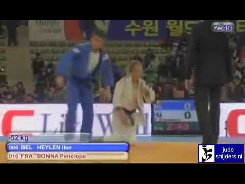 Judo 2010 Suwon: Ilse Heylen (BEL)  Penelope Bonna (FRA) [-52kg].