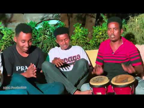 QAACI SHOW + KABAN. HEESTII - DAMAC JACAYL DAD IS RABA WARKOOD. COD KA MACAAN EE USTAAD KHALIIFA.