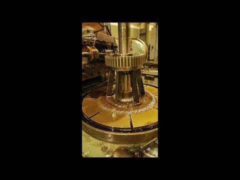 Gear Hobbing Machine TOS FO 16 1990