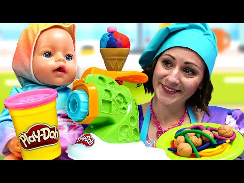 Видео для детей: пупс Беби Бон на кухне. Лепка из пластилина Play Doh Радужная еда. Готовлю игрушкам
