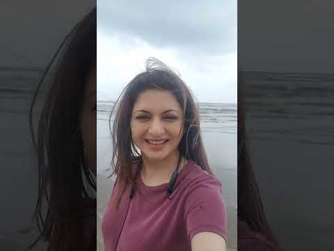 Let's shoo away midweek blues... #shorts #bhagyashree #funmoments #love #beach