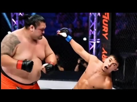 Shocking MMA KO – Giant vs Speed!#MMA #KO #EpicFight #GiantVsSpeed #LiveFight #OnePunch