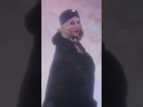 Gillian Anderson is Billy Presley.