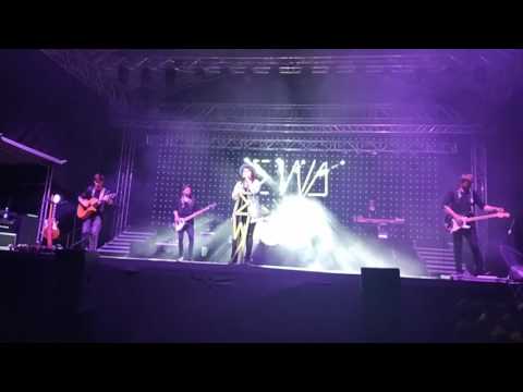 Ewa Farna - Tam gdzie nie ma już dróg, Zamknij oczy, Lalka.