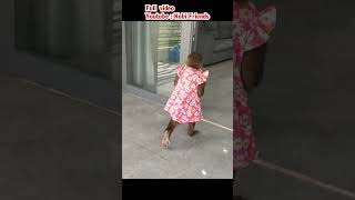 Download lagu Kobi was worried about Binh because he went to school when it was raining mp3