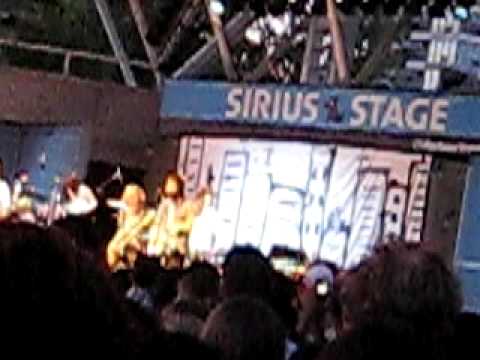 Broken Social Scene / Kevin Drew - Frightening Lives (LIVE Harbourfront Toronto July 11 2009)