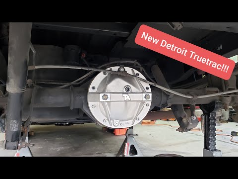 Installing A Detroit Truetrac & A New Diff Cover In The Silverado Street Truck!