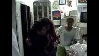 ביקור בת מחו''ל המפתיעה את אמה.wmv (ידידנו היקר משה רצון ז"ל) - התמונה מוצגת ישירות מתוך אתר האינטרנט יוטיוב. זכויות היוצרים בתמונה שייכות ליוצרה. קישור קרדיט למקור התוכן נמצא בתוך דף הסרטון