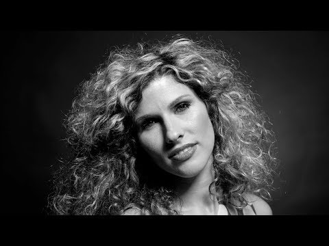 Itt az utolsó interjú Fábián Julival.