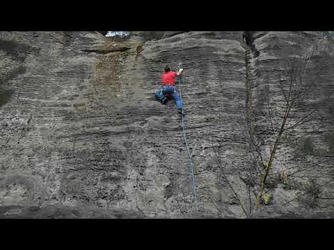 Prvovýstup Jarda drogy nebere VIIIb, Dubské skály - Srní, leze Martin Suk