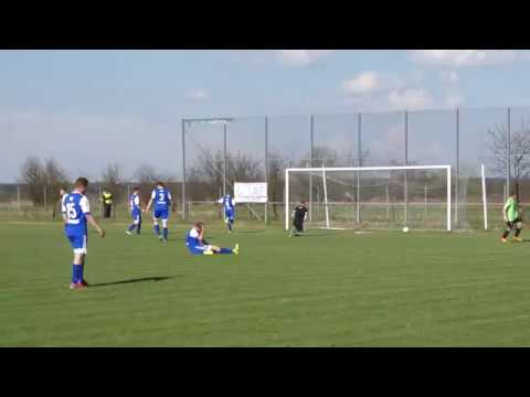 Orzeł Unin - Sęp: Przybyszewski dogrywa do Krystiana Parzyszka, a ten trafia na 3:0 w 25' minucie