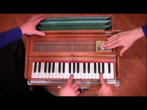 Harmonium Duet for two hands - Stop motion music short