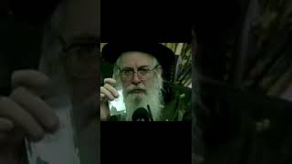 ההבטחה על הקמיע (הרב יואל ראטה) - התמונה מוצגת ישירות מתוך אתר האינטרנט יוטיוב. זכויות היוצרים בתמונה שייכות ליוצרה. קישור קרדיט למקור התוכן נמצא בתוך דף הסרטון