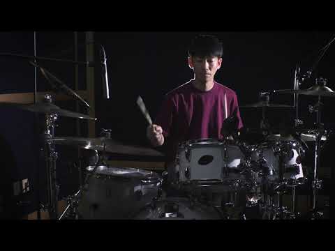 Shintaro (from UVERworld) plays SAKAE Evolved