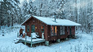 HUGE SNOWSTORM Hits Our Cabin in Northern Wilderness!
