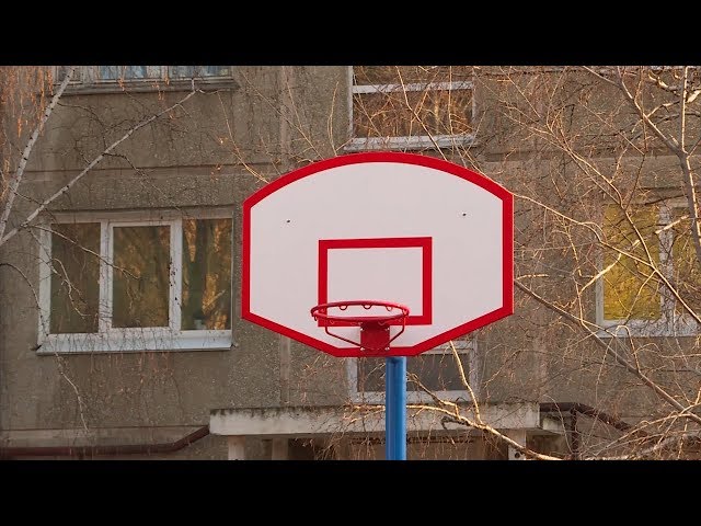 Работа по благоустройству дворов подходит к концу