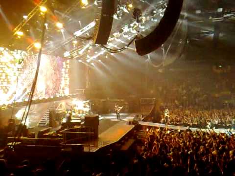 We are the Champions - Queen + Paul Rodgers @ Newcastle