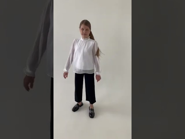 Брюки Lanson Kids с пуговицами и надписью на поясе черные  - видео