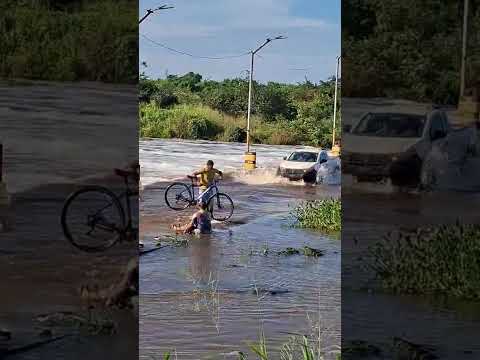 Passagem molhada entre Paracurú/Paraipaba.                      #ceará#nordeste#chuvas