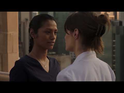 New Amsterdam 4x02 / Kiss Scene — Lauren and Leyla (Janet Montgomery and Shiva Kalaiselvan)