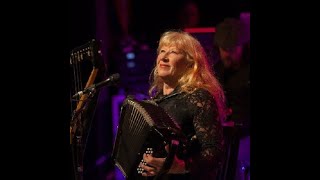 Loreena McKennitt~ The Star of the County Down🎵🍀👍