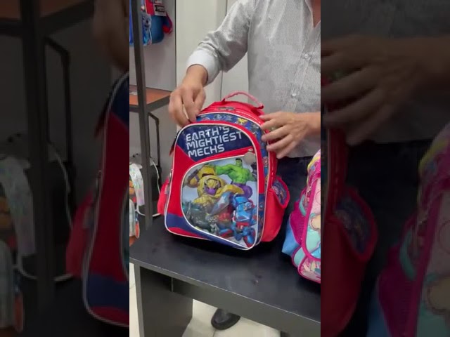 Vídeo relacionado con Small Foot Company 4937 Looney Tunes Mochila para niños