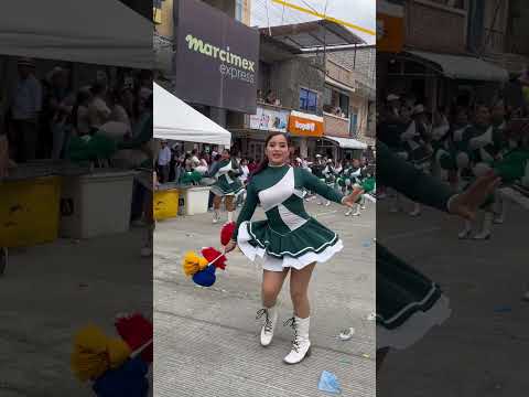 Bella en Salitre #bastoneras #desfile #salitre #guayas