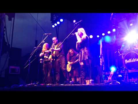 Marie-Mai et Bodh'aktan : La ballade de Jonathan Lewis