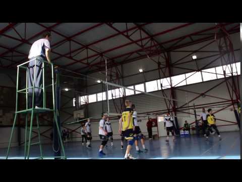 Tudor Constantinescu (nr. 9) Volei CTF Mihai I - pas pe spate