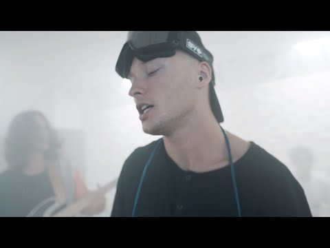 Augustyn - Howlin' At The Wormholes