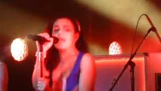 Charli XCX - Breaking up (live 20014)