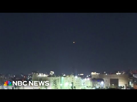 以色列在德黑蘭發動攻擊數小時後，打擊伊朗軍事目標！ (Israel strikes Iranian military targets hours after Tehran launched its own attacks)