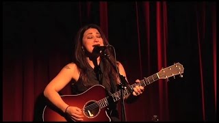 Singer and new author Jennifer Knapp’s FACING THE MUSIC