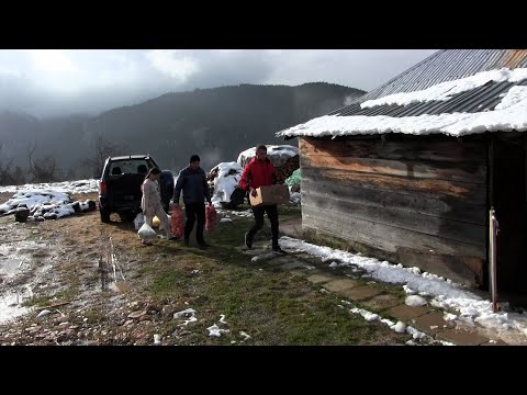 Pomoc porodici Fejzic sa troje maloletne dece iz sela Balotice