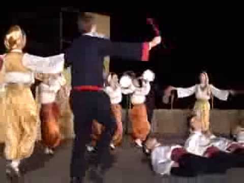 Amazing Serbian Folk Dance - Very Fast!