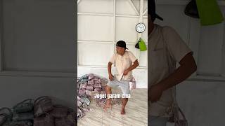 Download lagu Ngikut yang lagi viral joget garam cina #lucungakak #garamcina #jogetviral mp3