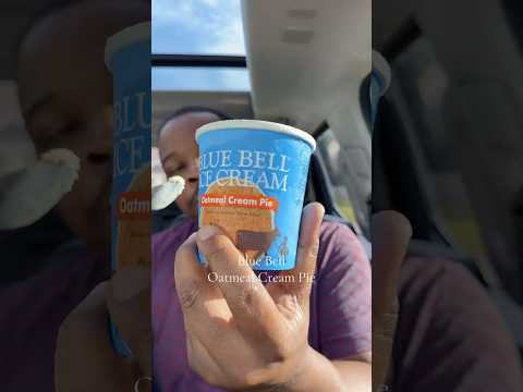 Blue Bell Oatmeal Cream Pie Ice Cream Review #bluebell #icecream #oatmeal #desserts #foodreview