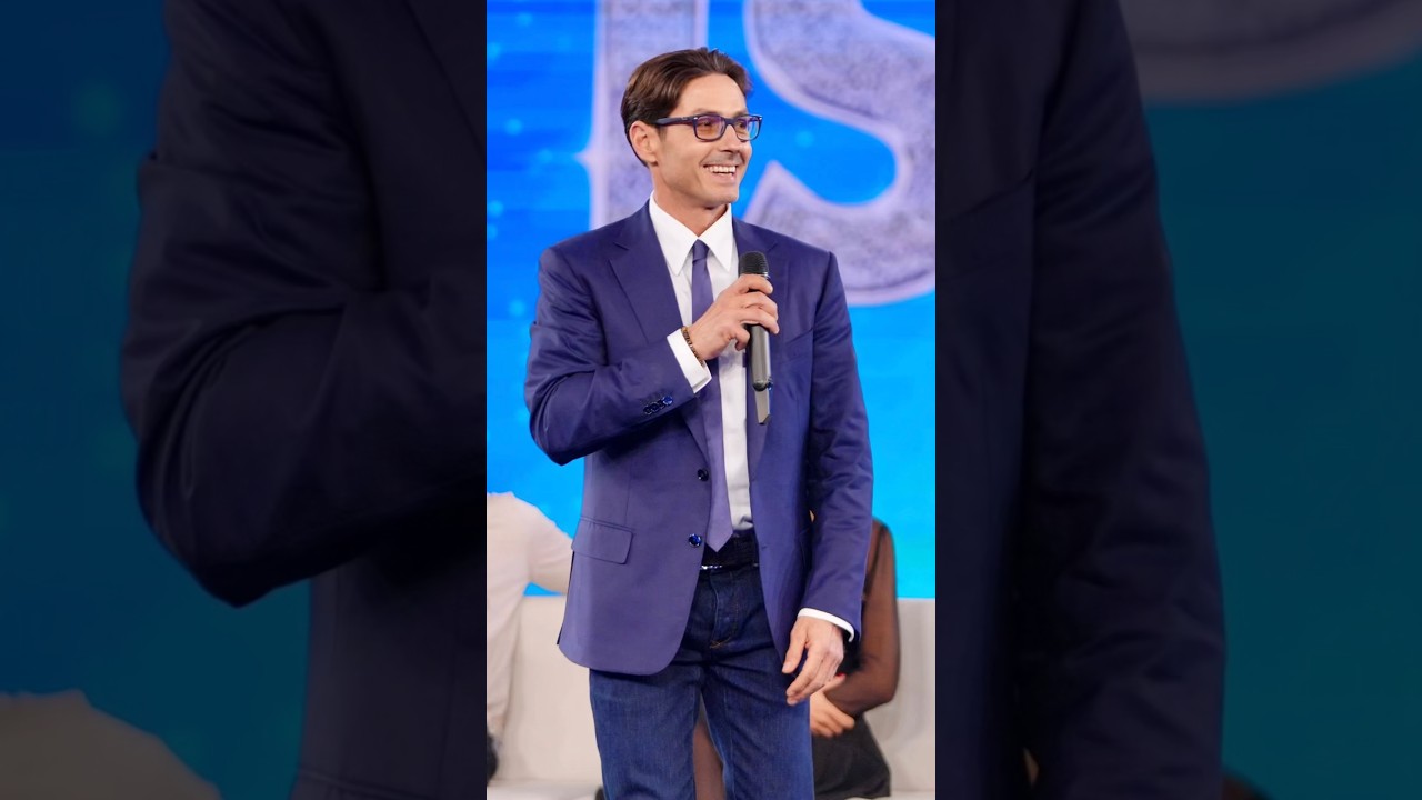 A sorpresa nello studio di #ThisIsMe... Pier Silvio Berlusconi