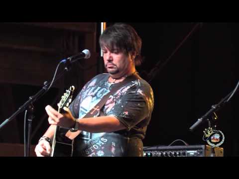 Jeff Bates sings Conway Twitty's I'd Love To Lay You Down!