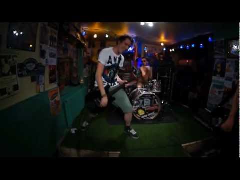 ZEPHYR 21 - Par un pigeon [Official Music Video]