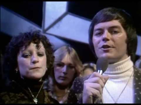 Tony Blackburn Introducing Beatles @TOTP 1-4-1976