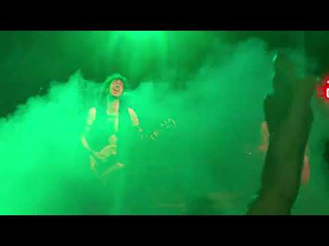 PONCHO K - Corrientes Demolientes - final del concierto en Ceclavin (Cáceres) 29-09-2023