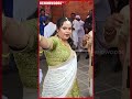 அக்கா கல்யாணத்துல பறந்து பறந்து வேலை